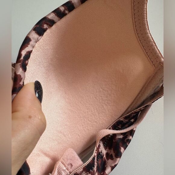 NWT Fredericks of Hollywood satin oush up
Bra in Diana leopard print sz 34c - Picture 8 of 8